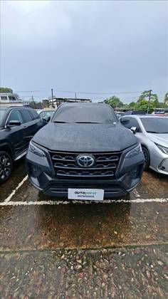 TOYOTA HILUX SW4 2.8 D-4D TURBO DIESEL SRX 7L 4X4 AUTOMÁTICO